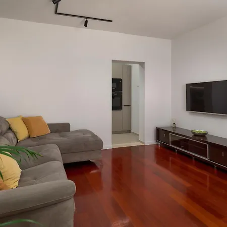 Apartment Beachfront Toma