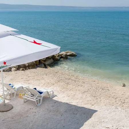 Beachfront Toma Apartment